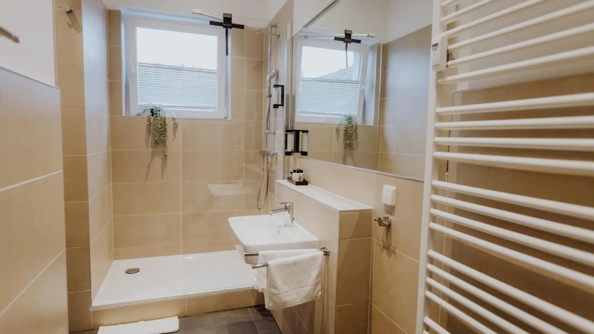 Staylight Penthouse In Der Suedstadt - Luxus Suite Hannover 0*,